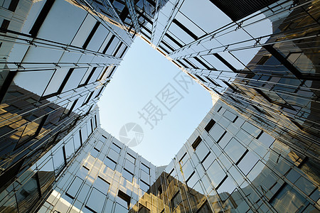 现代办公楼办公室商业天空建筑玻璃房子背景图片