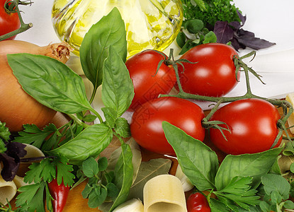 用于面食的成分洋葱味道辣椒食物营养美食烹饪胡椒粒用餐红柿图片