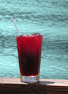 逐池热带饮料图片