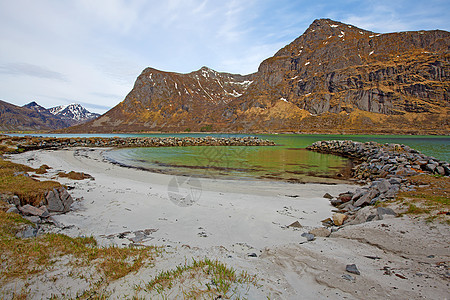 挪威湾风景山脉天空顶峰海岸支撑乡村海滩孤独蓝色图片