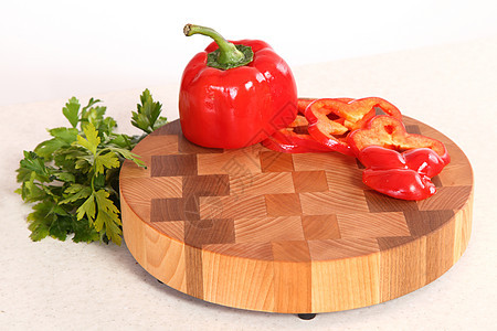 切菜板上的蔬菜木头红色厨房烹饪木板香菜棕色食物图片