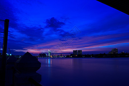 黄昏时的Bhumibol桥地区12图片