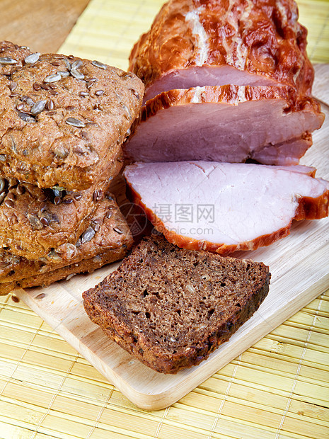 与培根和面包切片同住美食静物木头木板产品熟食熏制火腿食物图片