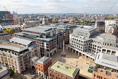 来自圣保罗大教堂顶部的伦敦市风景建筑学街道起重机城市旅游市中心天线场景交通首都图片