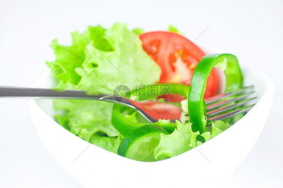 叉 菜 番茄 黄瓜和胡椒饮食盘子沙拉草药红色白色午餐小吃叶子蔬菜图片