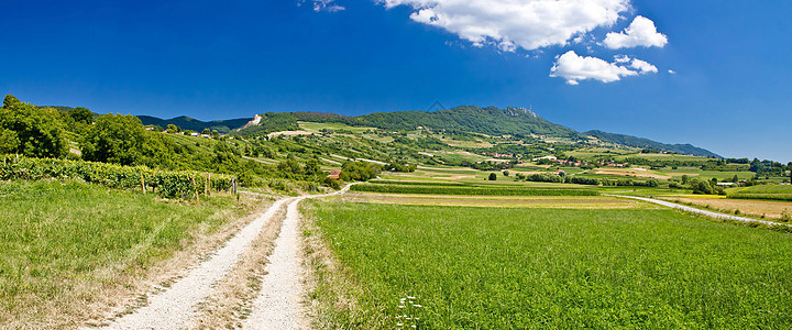 克罗地亚惊人的绿色山地景色图片