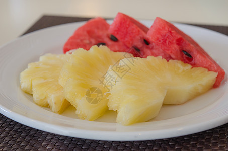 盘子上的水果红色食物黄色菠萝营养西瓜白色图片