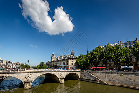 法国巴黎塞纳河和圣米歇尔桥(法国巴黎)图片