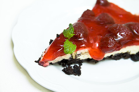 草莓派国际象棋水果拼盘明胶脆皮浆果美食糕点小吃食物图片
