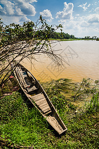 河船和天空池塘蓝色生态绿色土地环境乡村农村图片