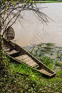 河流和船只池塘蓝色乡村生态农村土地天空绿色环境图片
