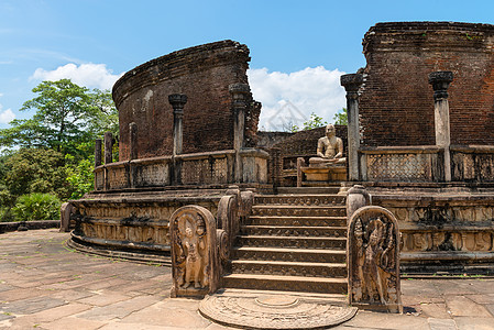 古代斯里兰卡建筑独有的结构 是历史悠久的雕刻旅行增值税蓝色文化岩石三角形遗产佛塔建筑学图片