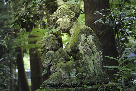 森林雕塑背景图片