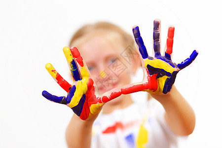 手上涂着油漆的幸福的孩子工艺乐趣画家教育手指艺术品身份绘画幼儿园创造力图片