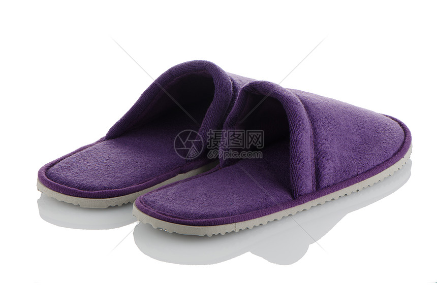 一双紫色拖鞋鞋类家居浴室卧室房子衣服用品就寝休息旅行图片