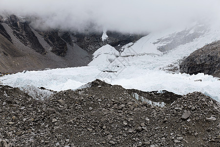 雪雪山远足岩石高山顶峰活动天空风景蓝色环境爬坡图片