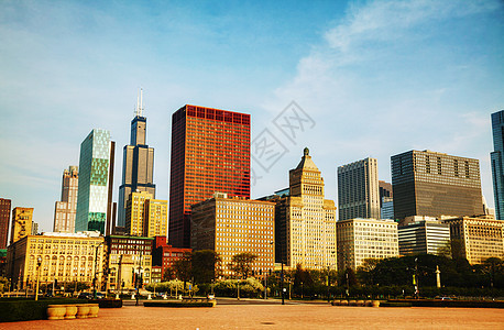 芝加哥市中心 早上IL建筑学办公室建筑景观城市天际天空蓝色金融摩天大楼图片
