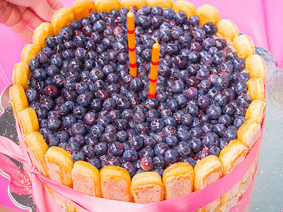 蓝莓生日蛋糕奶油后代食物孩子馅饼甜点水果磨砂美食家庭图片