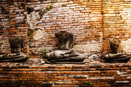 泰国Ayuttaya断佛国家扫管历史性佛教徒红色宗教冥想佛塔历史信仰图片