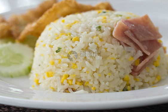 火腿炒饭黄瓜纤维午餐蒸汽烹饪美食文化照片油炸美味图片