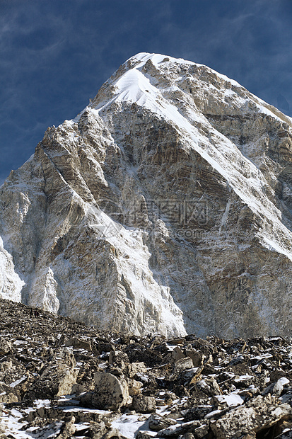 雪雪山爬坡天空远足岩石蓝色旅行高山冰川全景顶峰图片