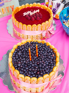 生日蛋糕家庭甜点派对幸福食物乐趣小吃活力孩子庆典图片