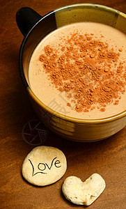 热巧克力和爱在木柴上巧克力木头饮料咖啡店图片