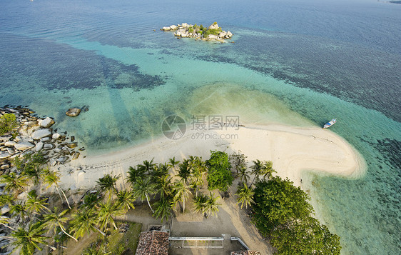 印度尼西亚 比利通岛的海滩热带场景海景支撑地平线天空海洋海浪岩石海岸图片