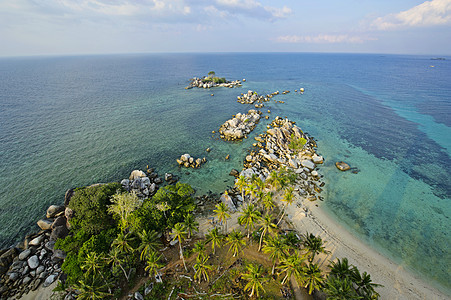 印度尼西亚 比利通岛的海滩天空海洋海岸地平线假期蓝色海景海浪支撑场景图片