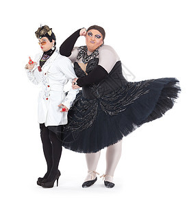 两个变装皇后一起演唱展示艺人娱乐演员短裙异装癖乐趣喜剧团队二人组图片