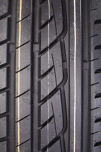 橡胶轮胎胎面的缝合图片