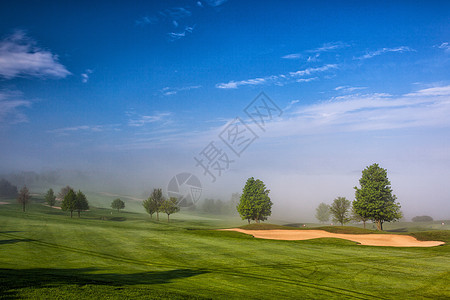 山上高尔夫球场爱好高尔夫球圆圈游戏俱乐部掩体推杆竞赛奢华绿色图片