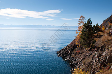 贝加尔湖的秋天世界上最古老 最深 水量最大的淡水湖海岸线国家爬坡叶子假期地标公园土地淡水海岸图片