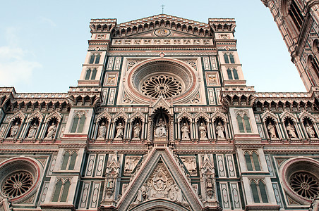 意大利托斯卡纳佛罗伦萨的圣玛丽亚菲奥雷Duomo广场教会建筑天空城市景观游客建筑学大教堂历史性旅游图片