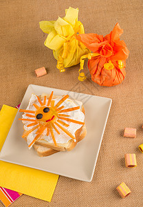 三明治鸡蛋童年水平太阳装饰盘子蔬菜服务美食创造力面包图片
