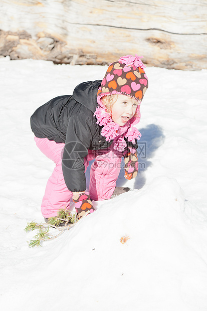 雪乐喜悦女性女士树木女儿家庭婴儿微笑快乐天空图片