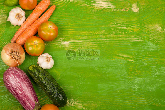 新鲜蔬菜洋葱茄子水平桌子模板乡村高视角营养风化胡椒图片