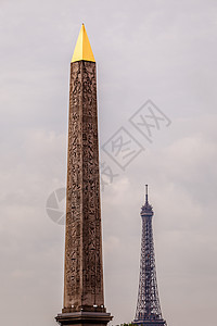 路克索和埃菲尔铁塔埃及方尖碑考古学金子和睦雕刻协和飞机象形文化石头旅游纪念碑图片