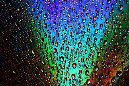 多彩水滴气泡雨水雨滴宏观液体淋浴紫色反射飞沫彩虹图片