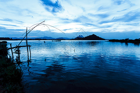 美丽的蓝色天空墙纸流动石头岩石日落场景天气海景季节戏剧性图片