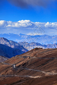 喜马拉雅山路山脉天空道路运输风景泥路小路旅行图片