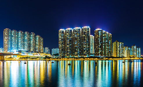 香港夜校公寓楼 晚上图片