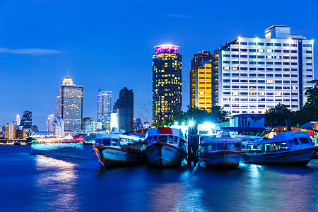 夜间曼谷天线建筑酒店景观地标市中心天空摩天大楼市容建筑学公司背景图片