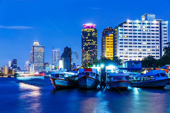 夜间曼谷天线建筑酒店景观地标市中心天空摩天大楼市容建筑学公司图片