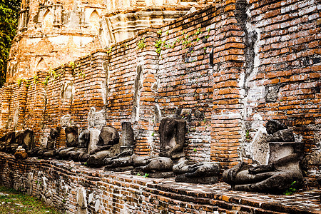 泰国Ayuttaya断裂的佛像佛塔历史建筑学佛教徒公园历史性宗教信仰寺庙冥想图片