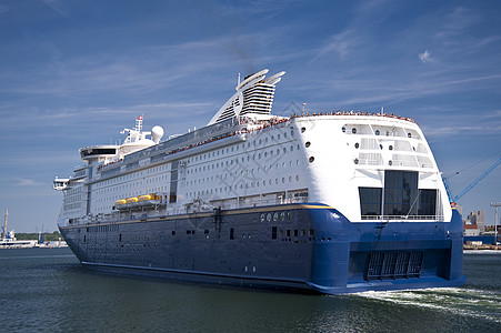 基尔港甲板乘客旅行巡航旅游白色蓝色渡船邮轮航海图片