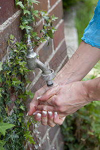 洗手指甲卫生清洁度饮用水女性漂洗水费龙头绿色皮肤图片