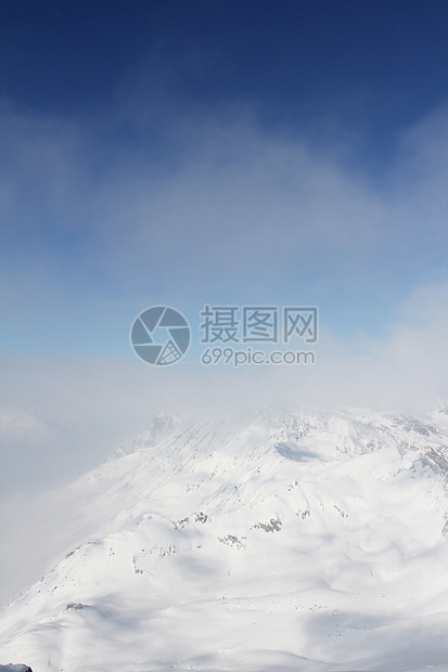 山峰峰假期天空日出季节童话全景阳光旅行滑雪高山图片