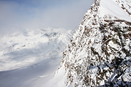 山峰峰阳光假期天气天空童话环境日出旅游滑雪旅行图片