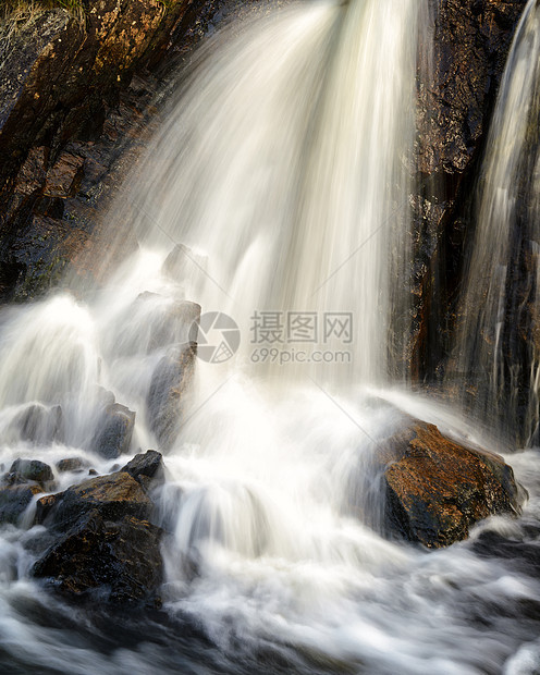 孔洞高地白水瀑布岩石淡水图片